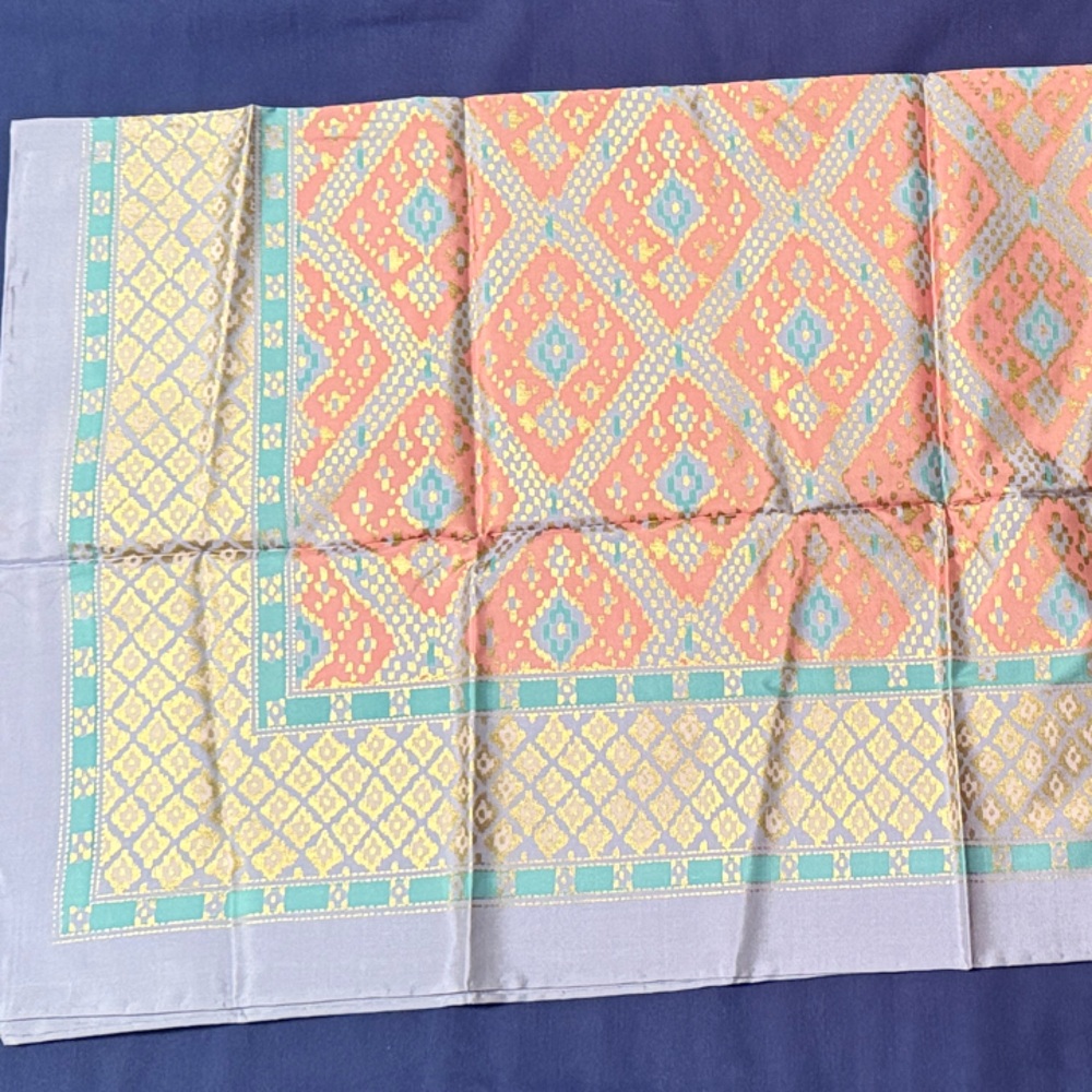 Elegant Multicolor Patterned Scarf - image 1